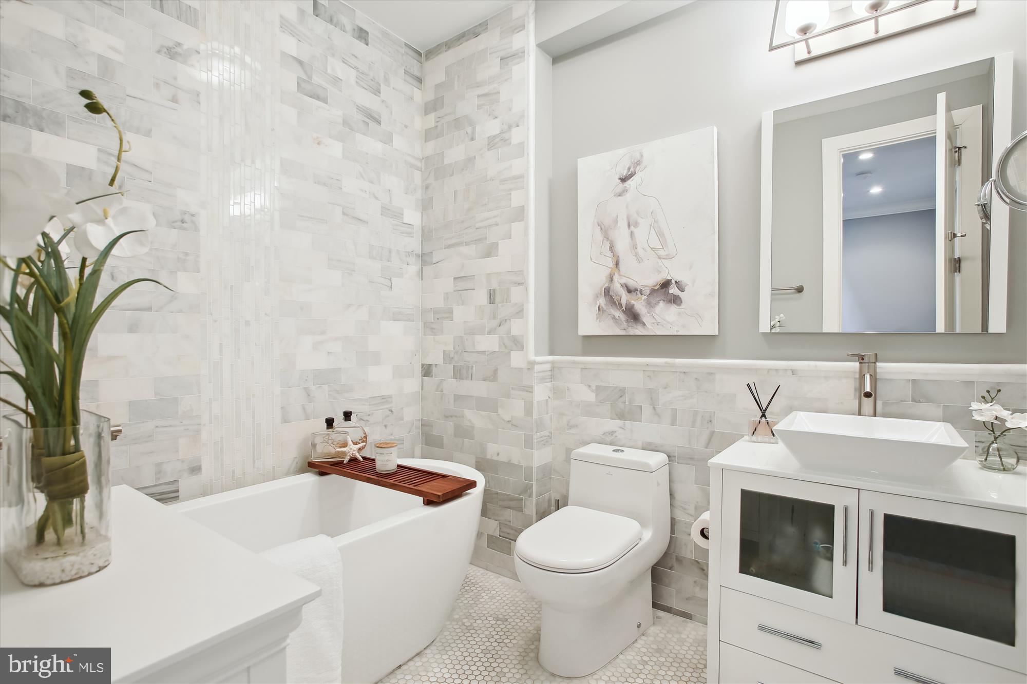 2208 Q Street Northwest Washington, DC 20008 - Photo 31 of 72 Second Floor Bath