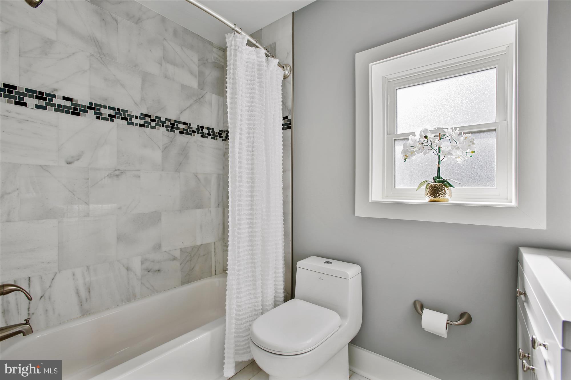 2208 Q Street Northwest Washington, DC 20008 - Photo 39 of 72 Bathroom