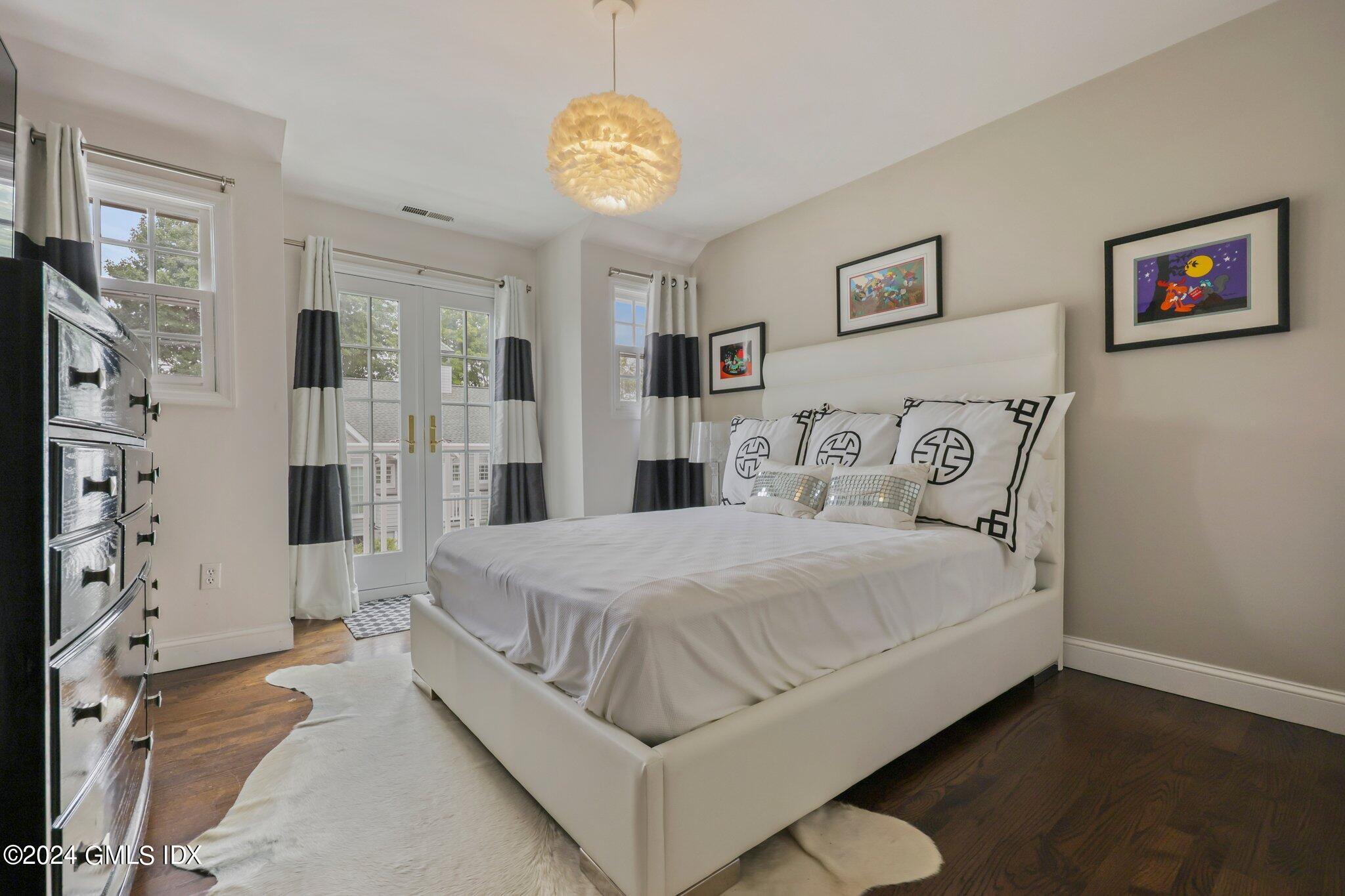 48 Spring Street, Unit 6 Greenwich, CT 06830 - Photo 12 of 24 21-web-or-mls-48-spring-st-unit-6