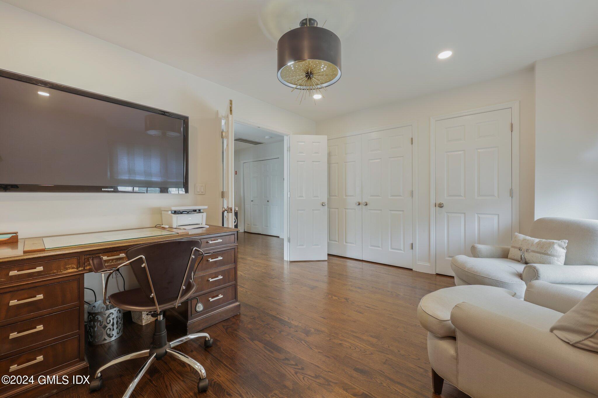 48 Spring Street, Unit 6 Greenwich, CT 06830 - Photo 14 of 24 27-web-or-mls-48-spring-st-unit-6