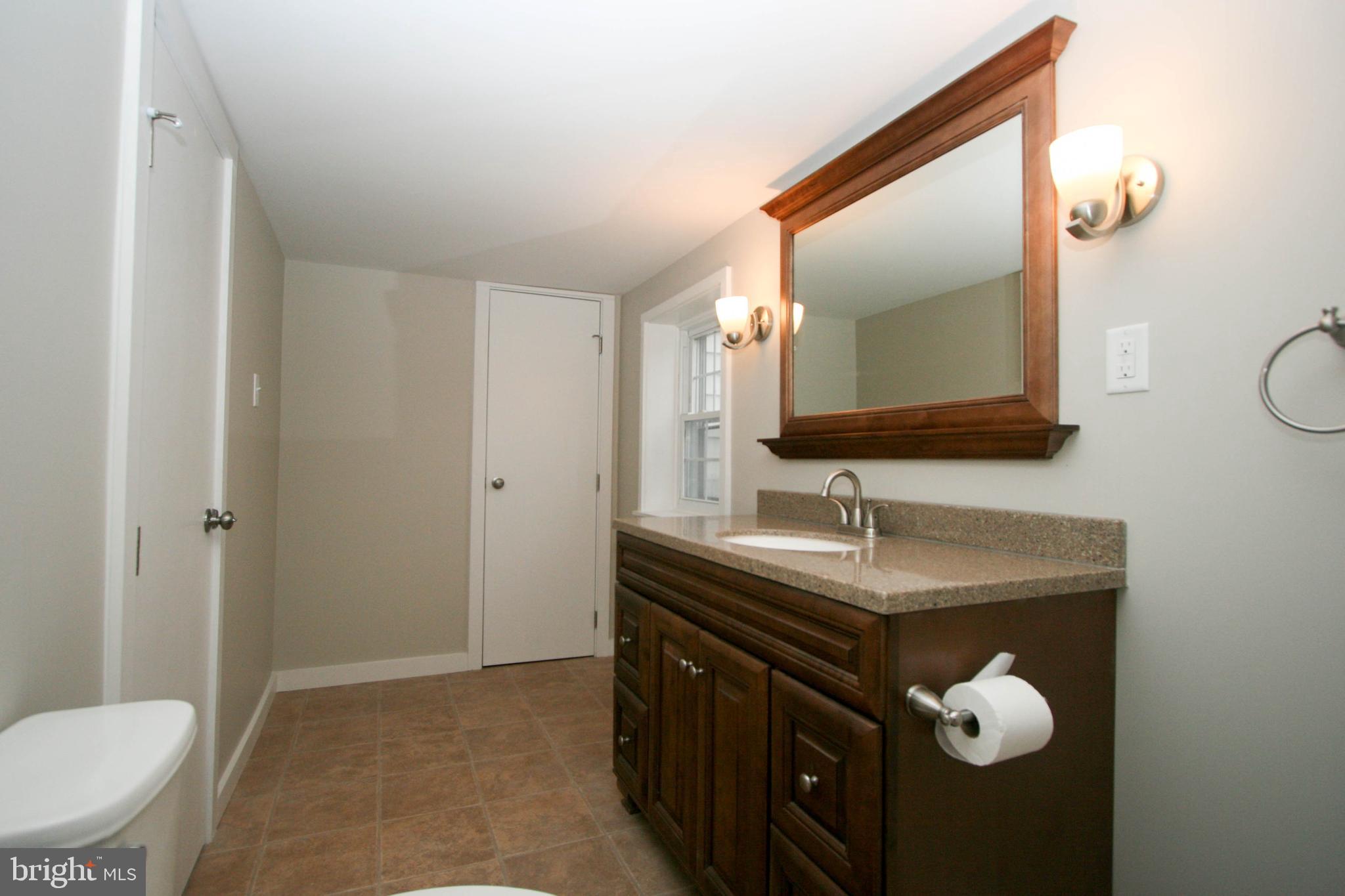4785 Lewisberry Road Dover, PA 17315 - Photo 28 of 55 Full bath - level 1