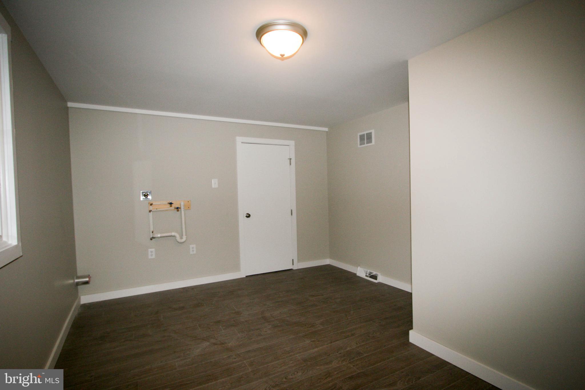 4785 Lewisberry Road Dover, PA 17315 - Photo 33 of 55 Office/Laundry room - level 1