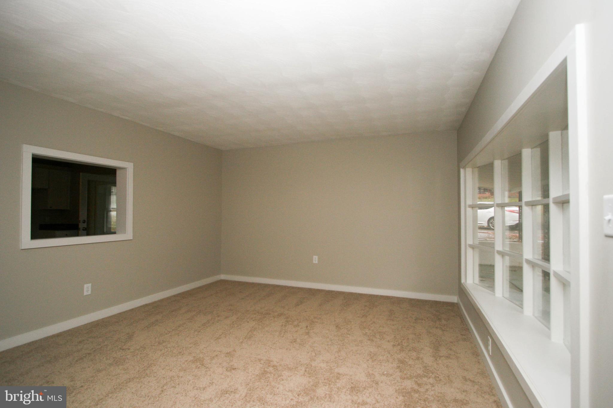 4785 Lewisberry Road Dover, PA 17315 - Photo 5 of 55 Living room - level 1