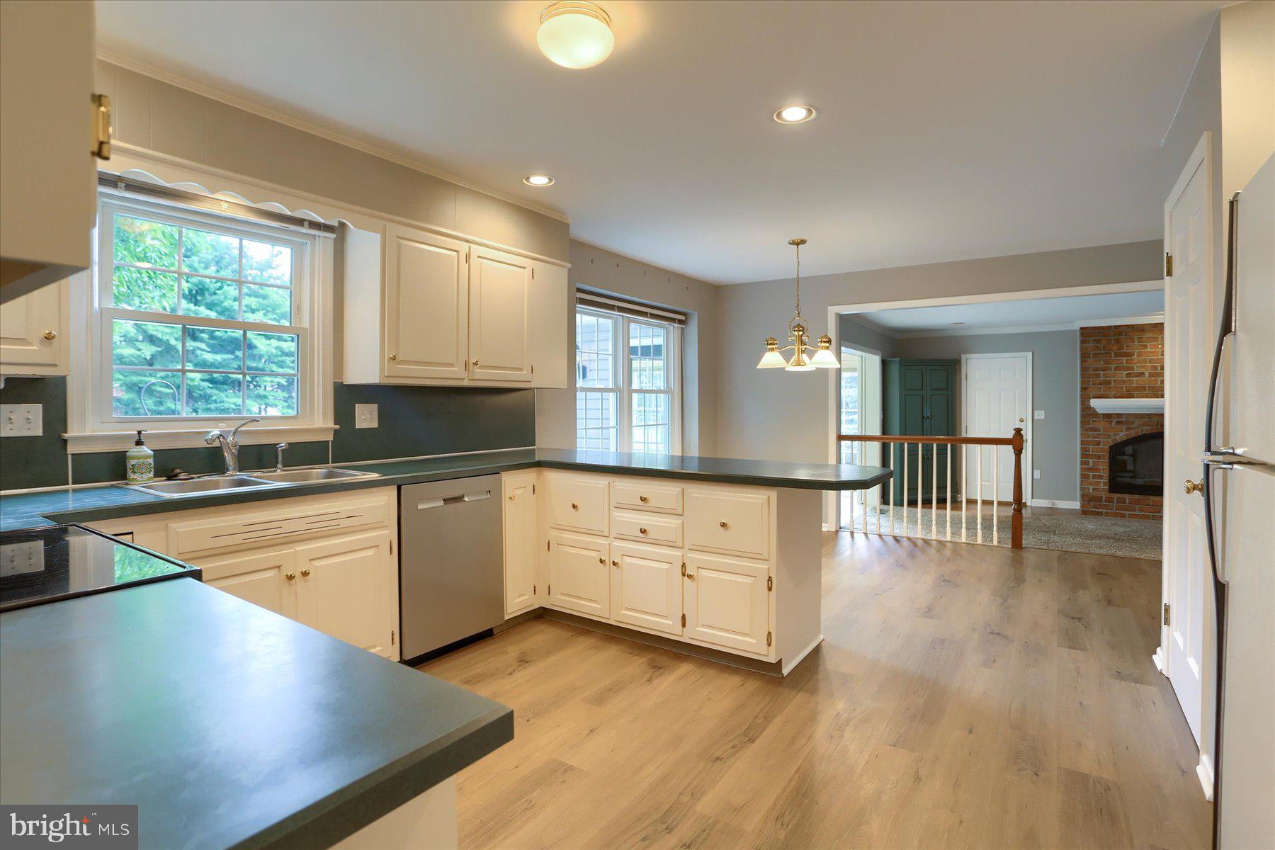 933 Greenlea Road Hershey, PA 17033 - Photo 11 of 41 Gallery Image 11