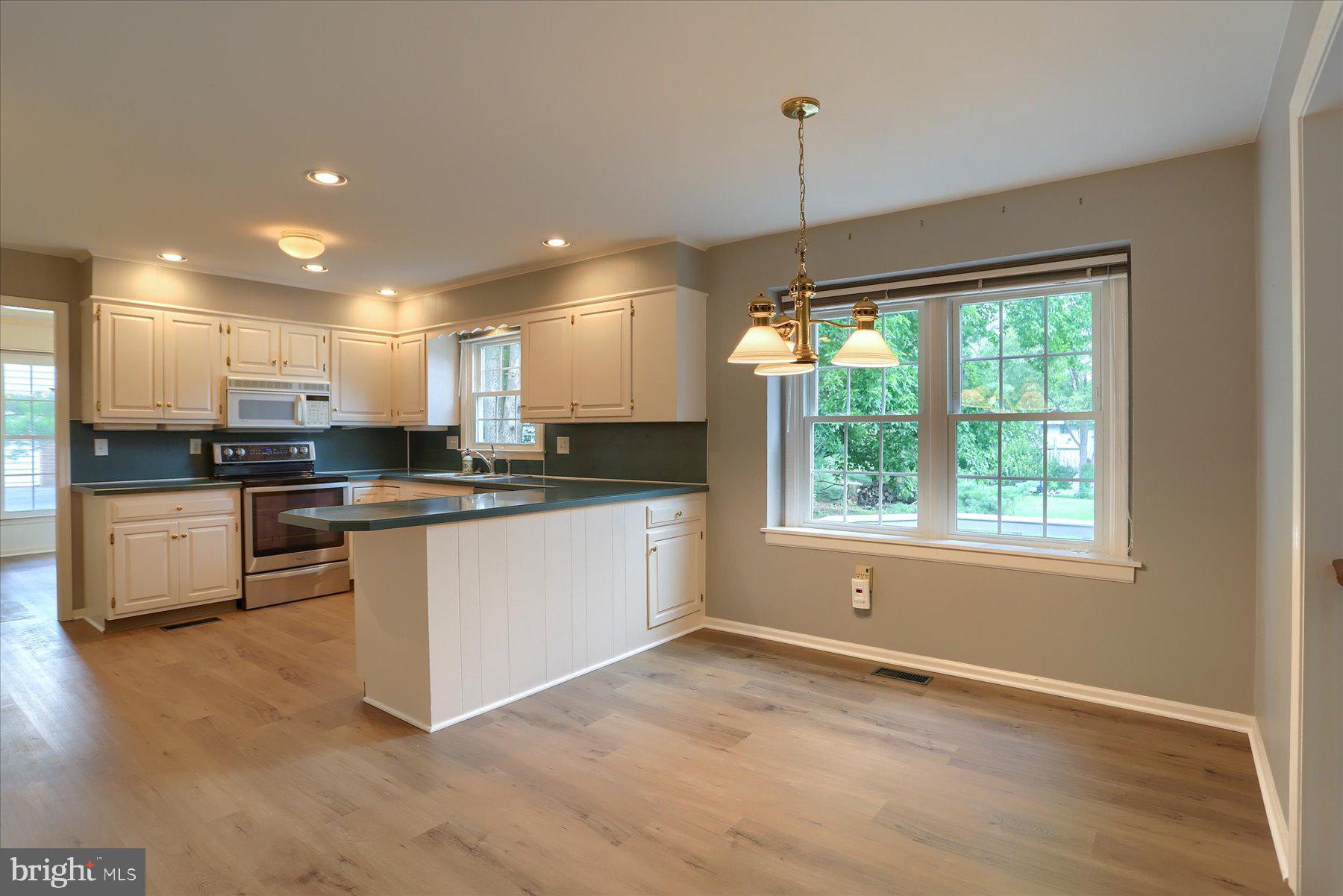 933 Greenlea Road Hershey, PA 17033 - Photo 12 of 41 Gallery Image 12