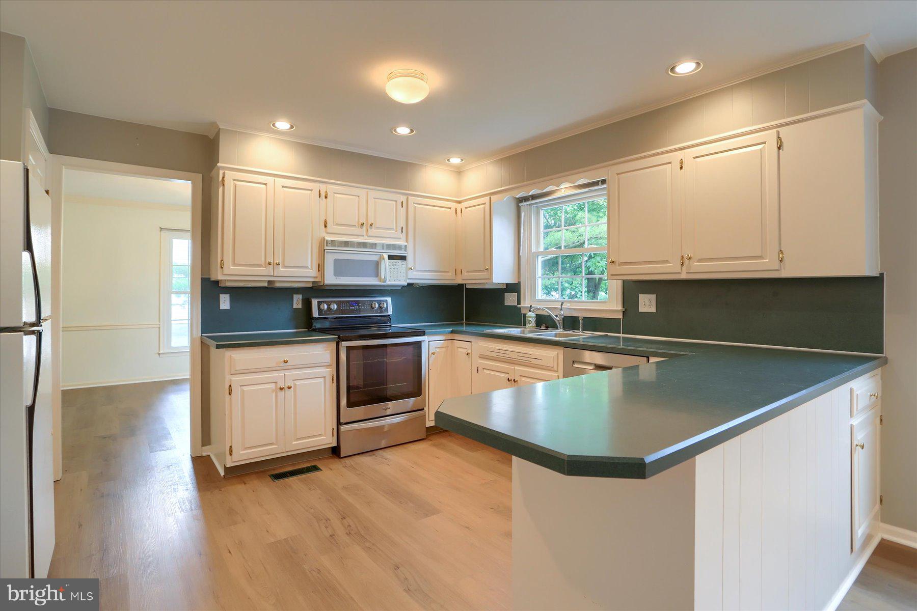933 Greenlea Road Hershey, PA 17033 - Photo 13 of 41 Gallery Image 13