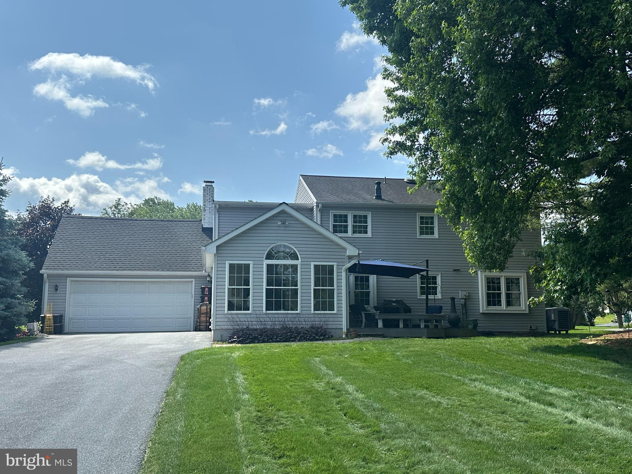 933 Greenlea Road Hershey, PA 17033 - Photo 2 of 41 Gallery Image 2