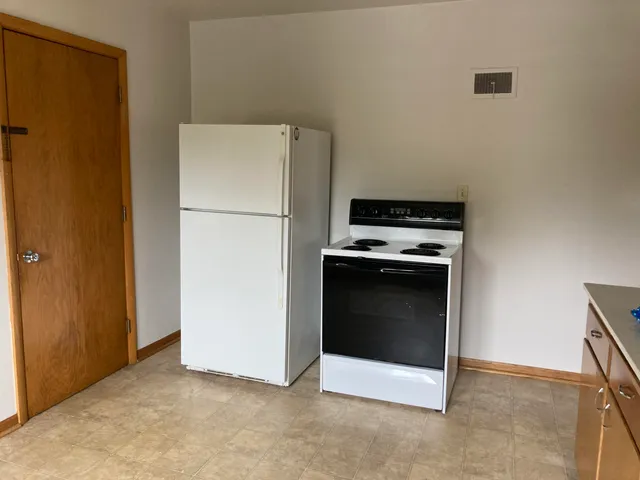 $1,150 | 1002 5th Avenue, Grafton, WI 53024