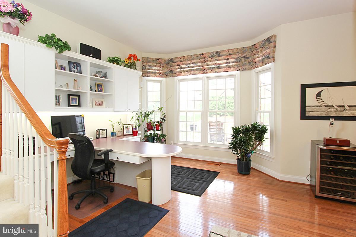 15930 Spyglass Hill Loop Gainesville, VA 20155 - Photo 22 of 46 Built in Desk Niche