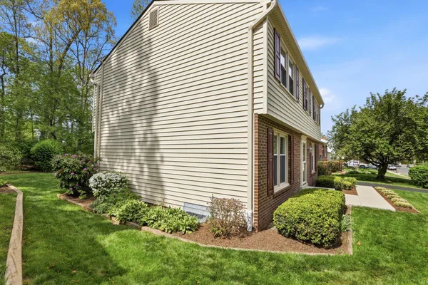 $3,650 | 1522 Powells Tavern Place, Herndon, VA 20170