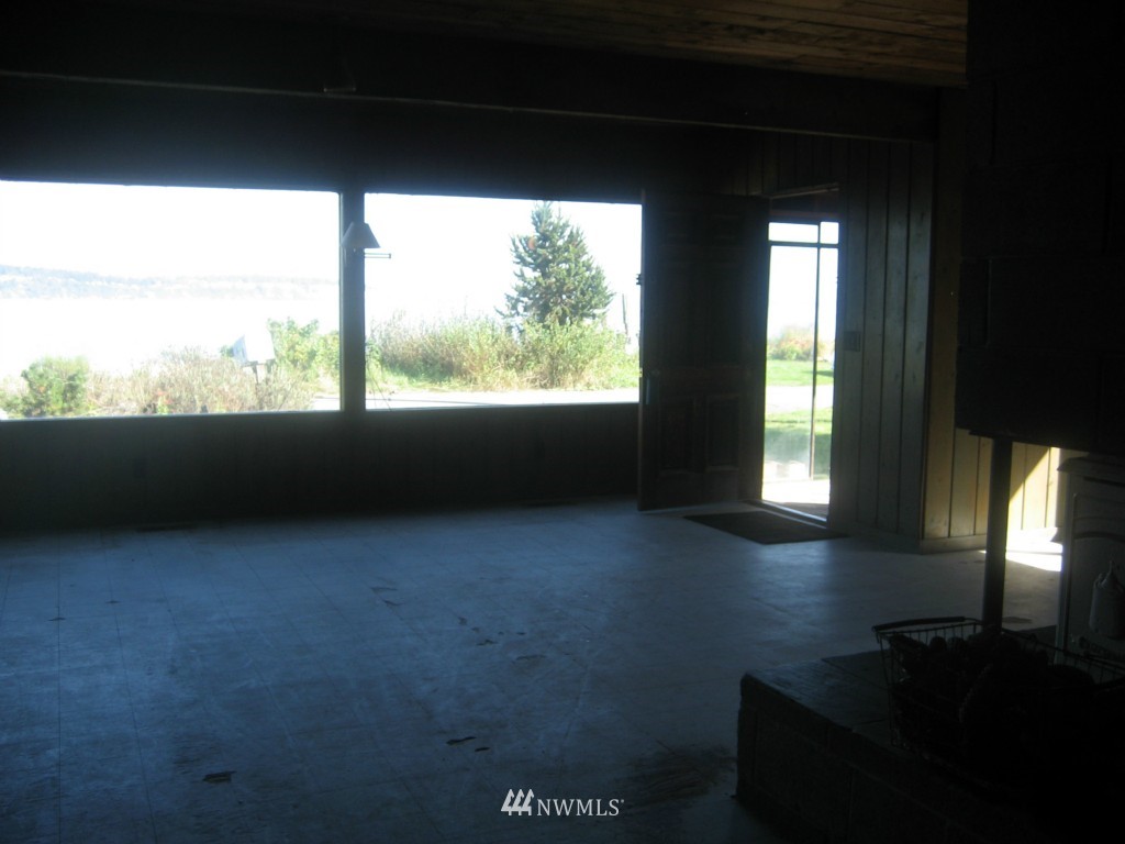 6218 South Brighton Beach Road Clinton, WA 98236 - Photo 12 of 25 Gallery Image 12