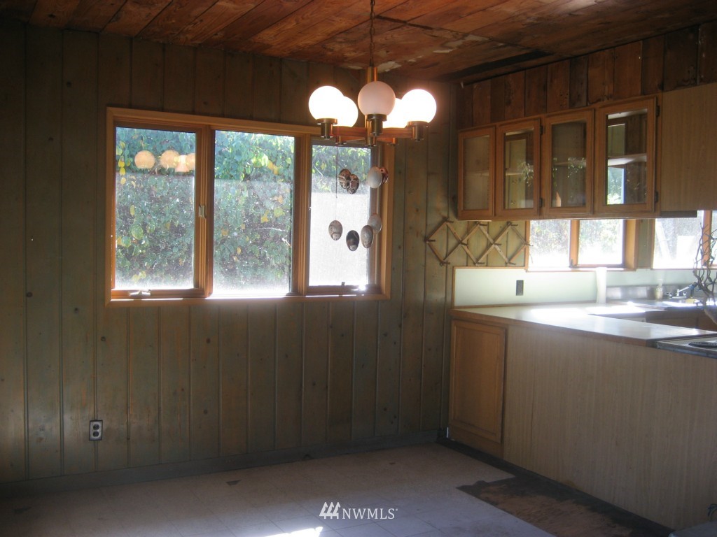 6218 South Brighton Beach Road Clinton, WA 98236 - Photo 14 of 25 Gallery Image 14