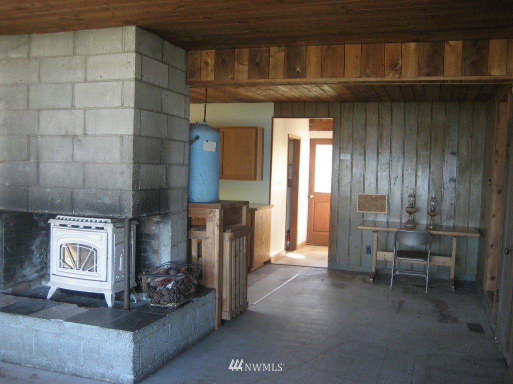 6218 South Brighton Beach Road Clinton, WA 98236 - Photo 16 of 25 Gallery Image 16