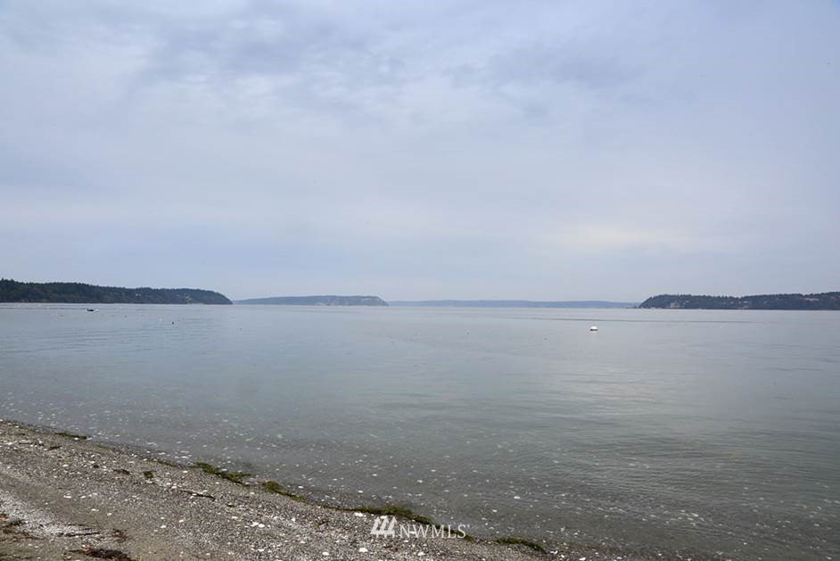 6218 South Brighton Beach Road Clinton, WA 98236 - Photo 10 of 25 Gallery Image 10