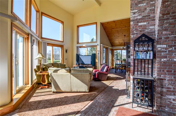 86 Everett Street Natick, MA 01760 - Photo 6 of 22