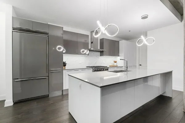 $974,900 | 111 South Peoria Street, Unit 506, Chicago, IL 60607