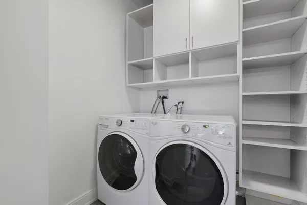 $974,900 | 111 South Peoria Street, Unit 506, Chicago, IL 60607