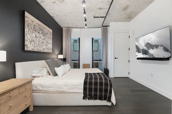 $974,900 | 111 South Peoria Street, Unit 506, Chicago, IL 60607