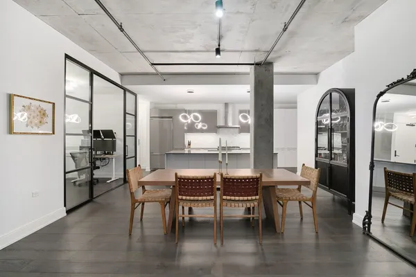 $974,900 | 111 South Peoria Street, Unit 506, Chicago, IL 60607