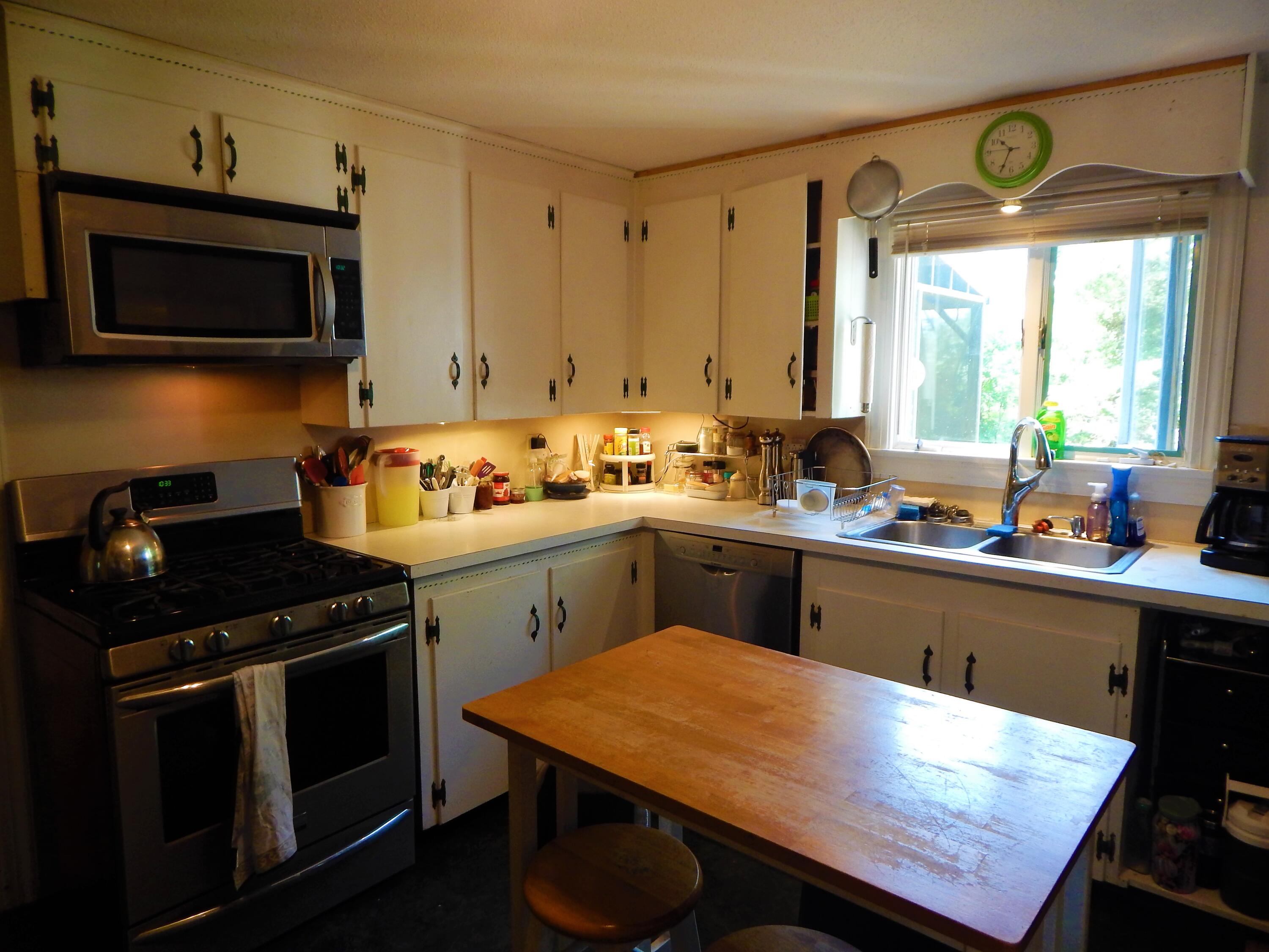 967 Friendship Road Waldoboro, ME 04572 - Photo 3 of 16 Kitchen