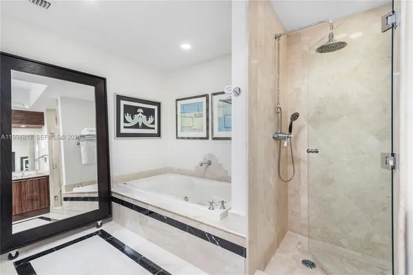 $20,000 | 100 South Pointe Drive, Unit 610, Miami Beach, FL 33139