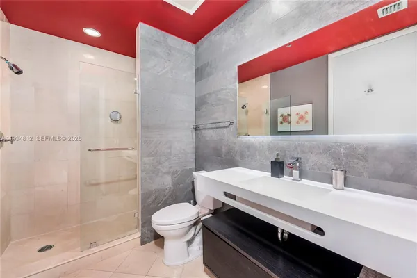 $20,000 | 100 South Pointe Drive, Unit 610, Miami Beach, FL 33139