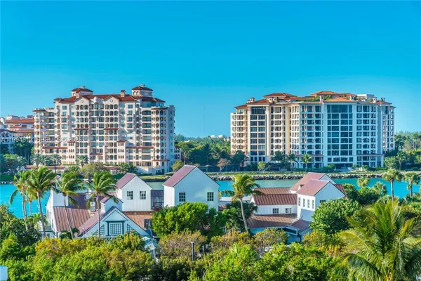 $20,000 | 100 South Pointe Drive, Unit 610, Miami Beach, FL 33139