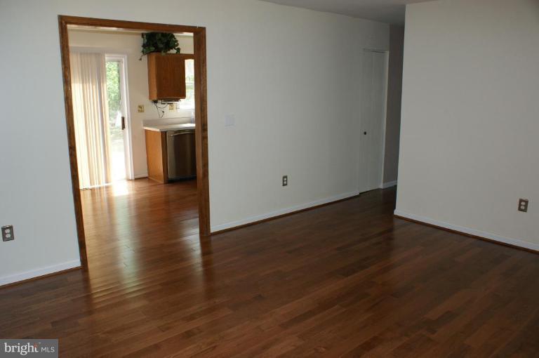 12780 Olivet Road Lusby, MD 20657 - Photo 4 of 21 Living Room/Dining Room
