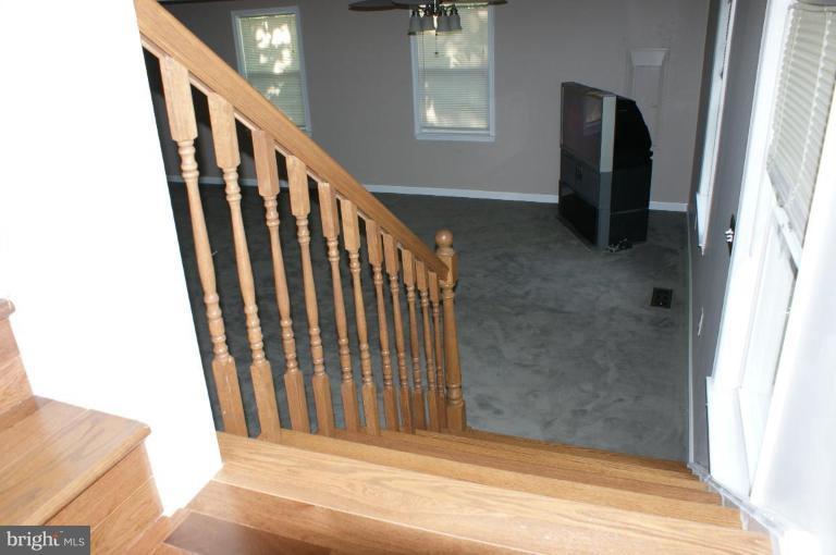 12780 Olivet Road Lusby, MD 20657 - Photo 6 of 21 Staircase