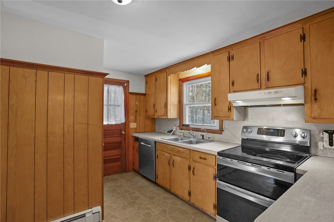 370 Maple Valley Road Coventry, RI 02816 - Photo 15 of 46