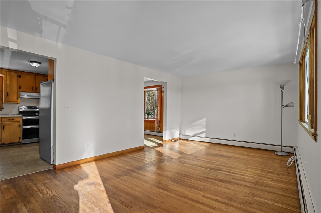 370 Maple Valley Road Coventry, RI 02816 - Photo 5 of 46