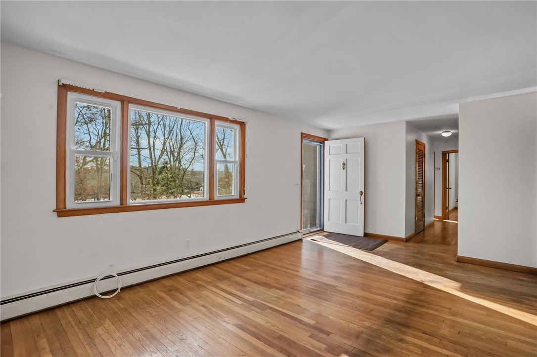 370 Maple Valley Road Coventry, RI 02816 - Photo 6 of 46