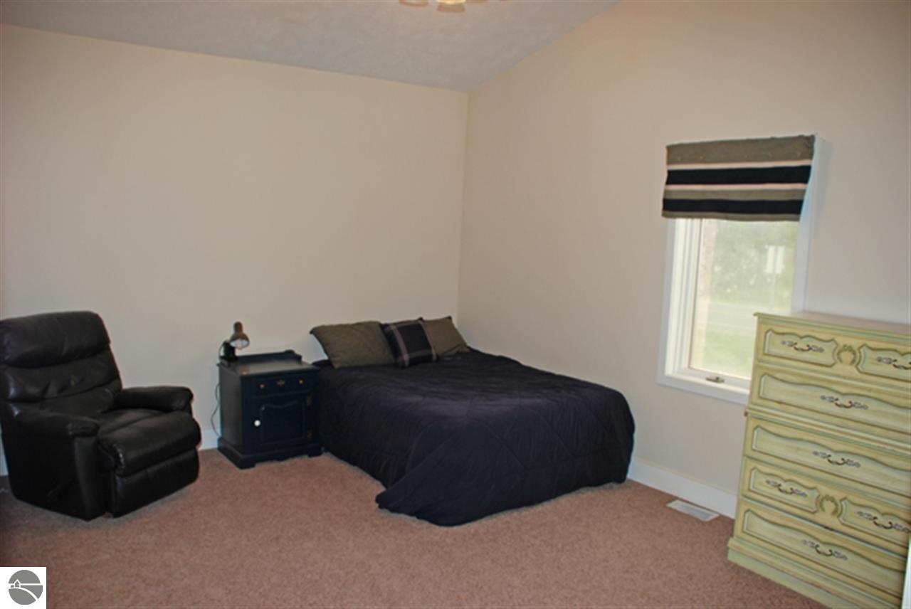 975 North Thompsonville Road Beulah, MI 49617 - Photo 16 of 33 1774896-15.JPG