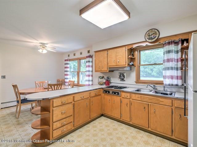 91 Millhurst Road Manalapan, NJ 07726 - Photo 8 of 26 KITCHEN