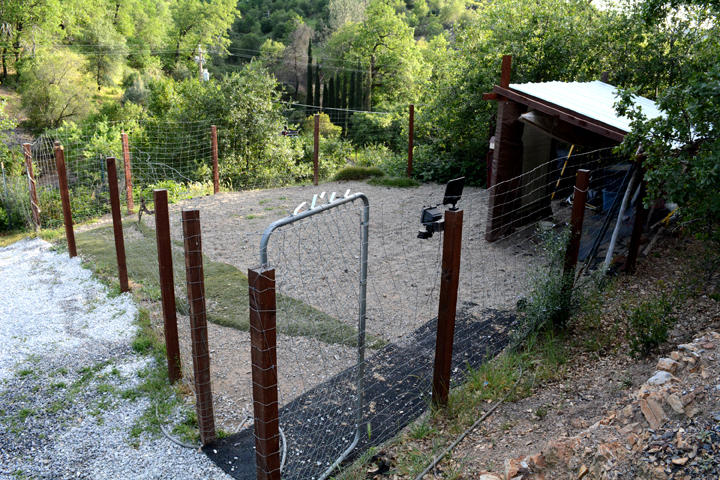 14722 Ravine Road Redding, CA 96003 - Photo 11 of 15 Dogpen_1487_LR.jpg