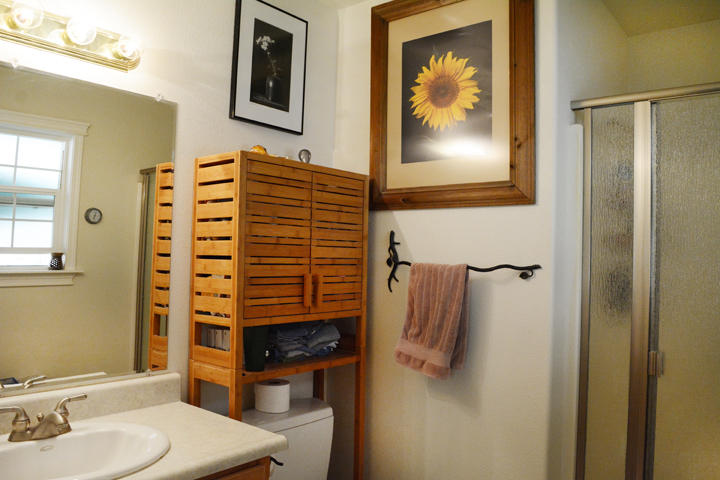 14722 Ravine Road Redding, CA 96003 - Photo 6 of 15 Bathrroom.jpg