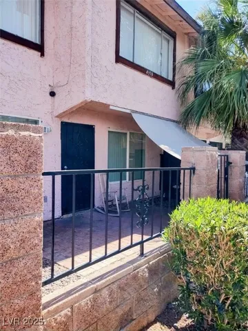 $1,475 | 4350 Caliente Street, Las Vegas, NV 89119