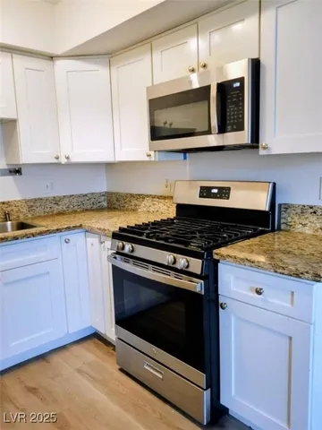 $1,475 | 4350 Caliente Street, Las Vegas, NV 89119