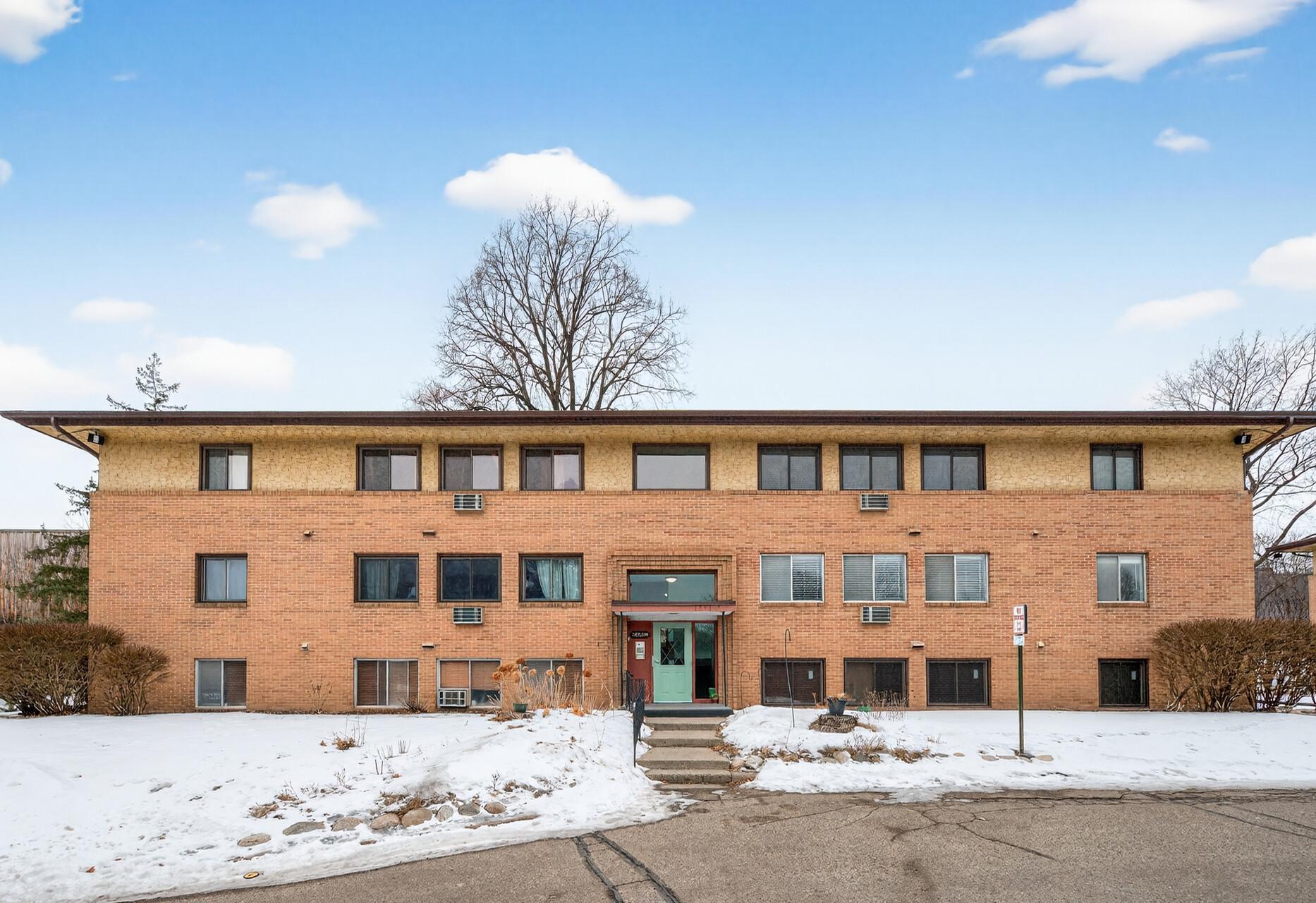 2341 Unity Avenue North Golden Valley, MN 55422 - Photo 2 of 26