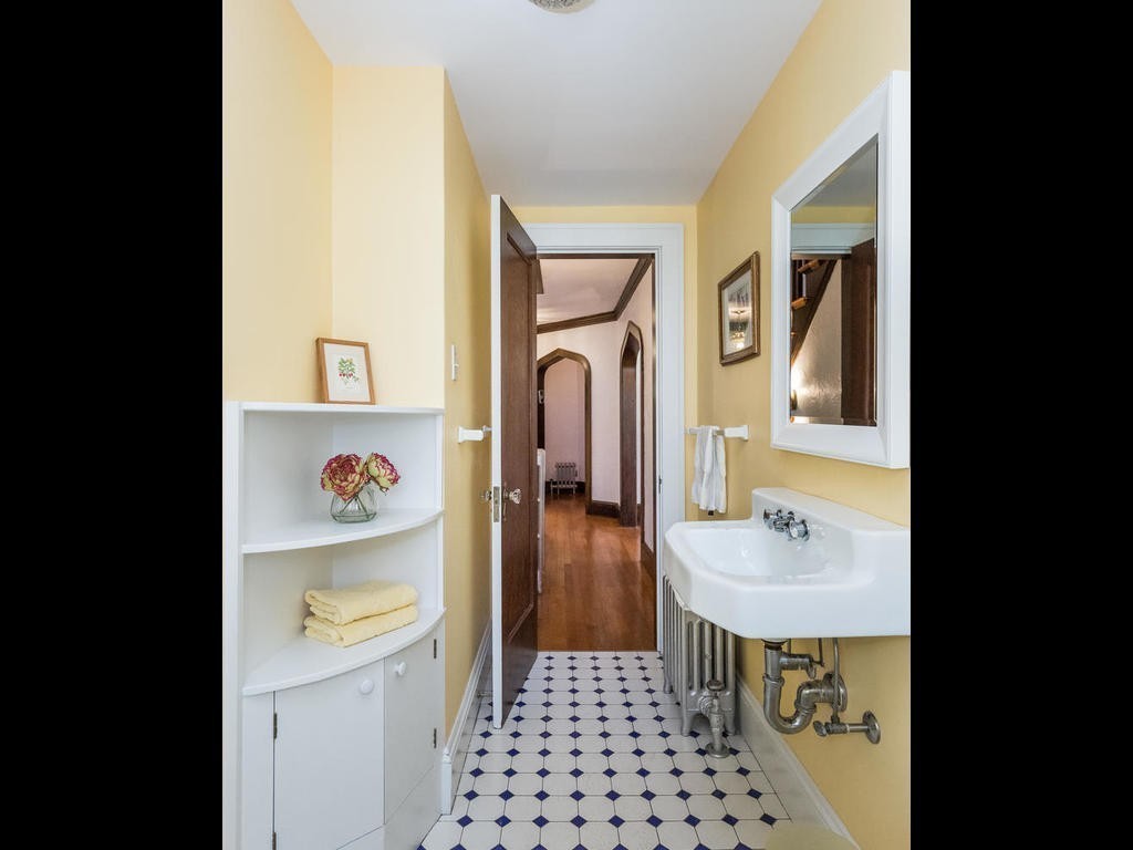 92 Dover Road Longmeadow, MA 01106 - Photo 8 of 30 Gallery Image 8