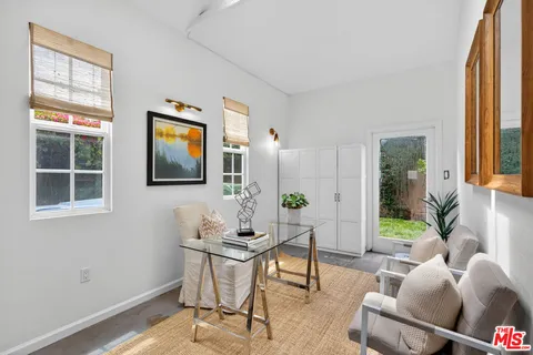 $1,585,000 | 2822 11th Street, Santa Monica, CA 90405