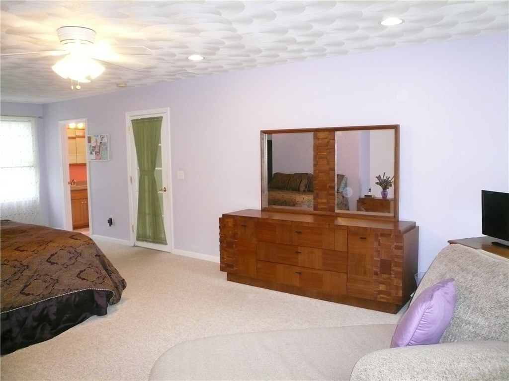 210 Pinecrest Drive Pawtucket, RI 02861 - Photo 12 of 38