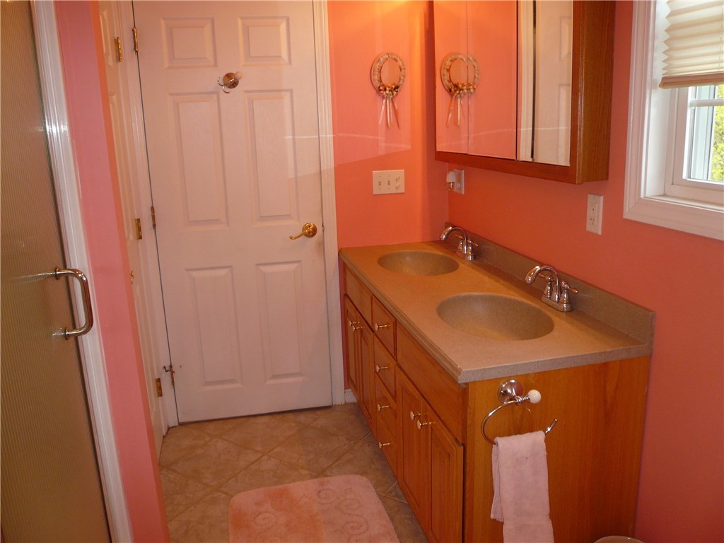 210 Pinecrest Drive Pawtucket, RI 02861 - Photo 15 of 38