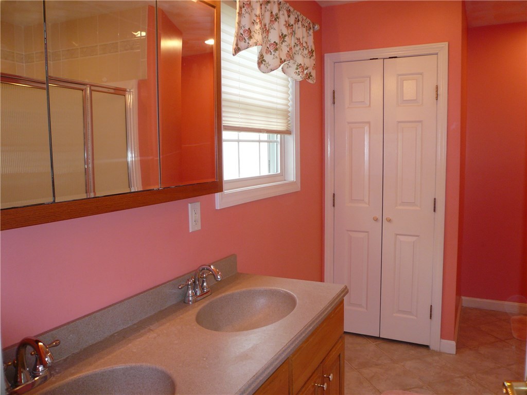 210 Pinecrest Drive Pawtucket, RI 02861 - Photo 16 of 38