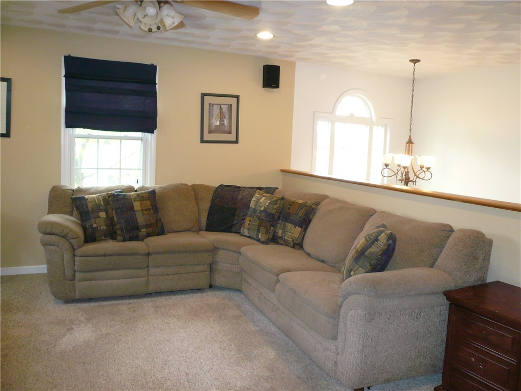 210 Pinecrest Drive Pawtucket, RI 02861 - Photo 20 of 38