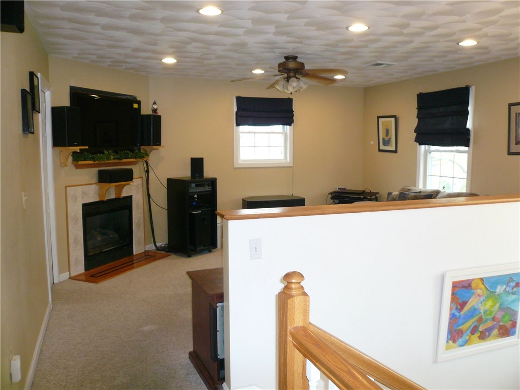 210 Pinecrest Drive Pawtucket, RI 02861 - Photo 21 of 38