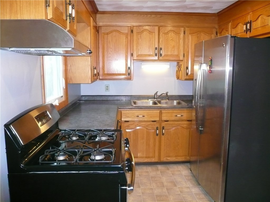 210 Pinecrest Drive Pawtucket, RI 02861 - Photo 25 of 38