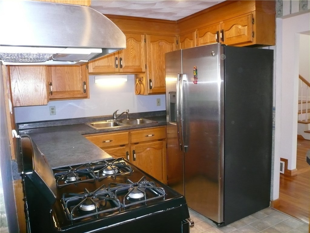 210 Pinecrest Drive Pawtucket, RI 02861 - Photo 26 of 38