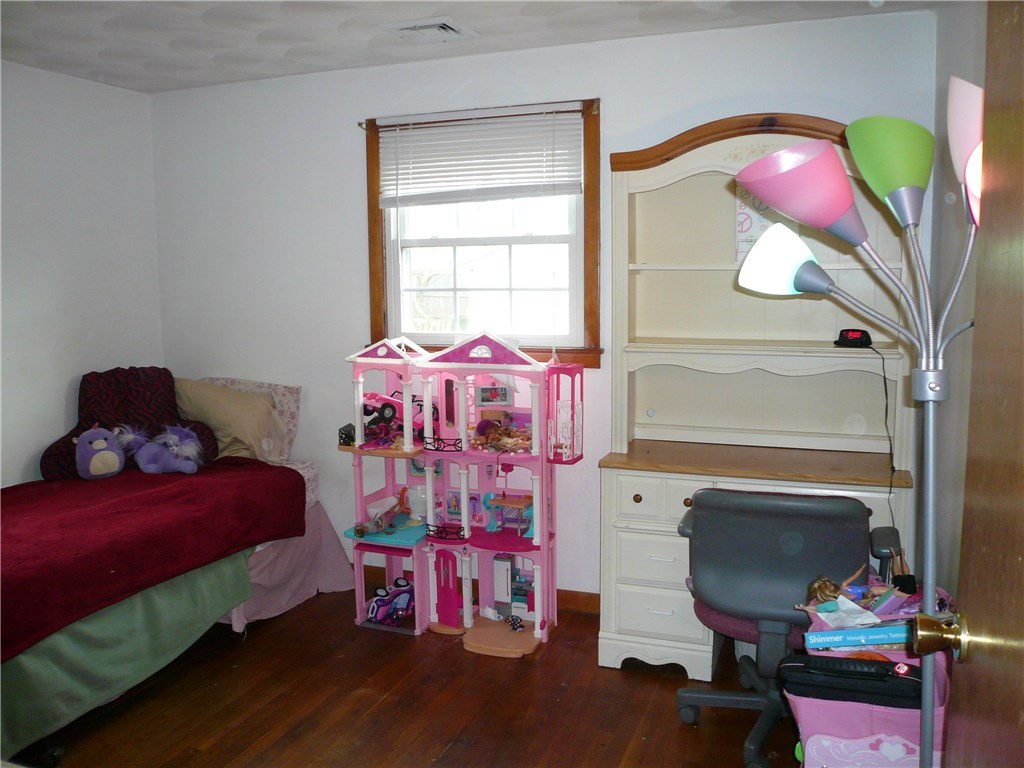 210 Pinecrest Drive Pawtucket, RI 02861 - Photo 31 of 38