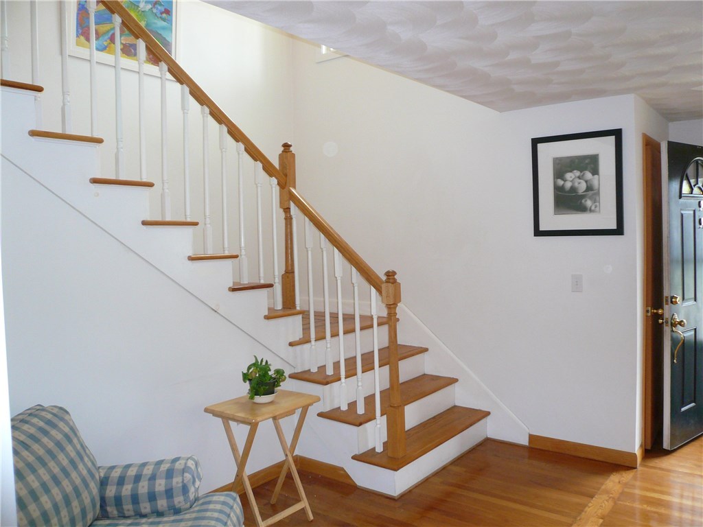 210 Pinecrest Drive Pawtucket, RI 02861 - Photo 5 of 38